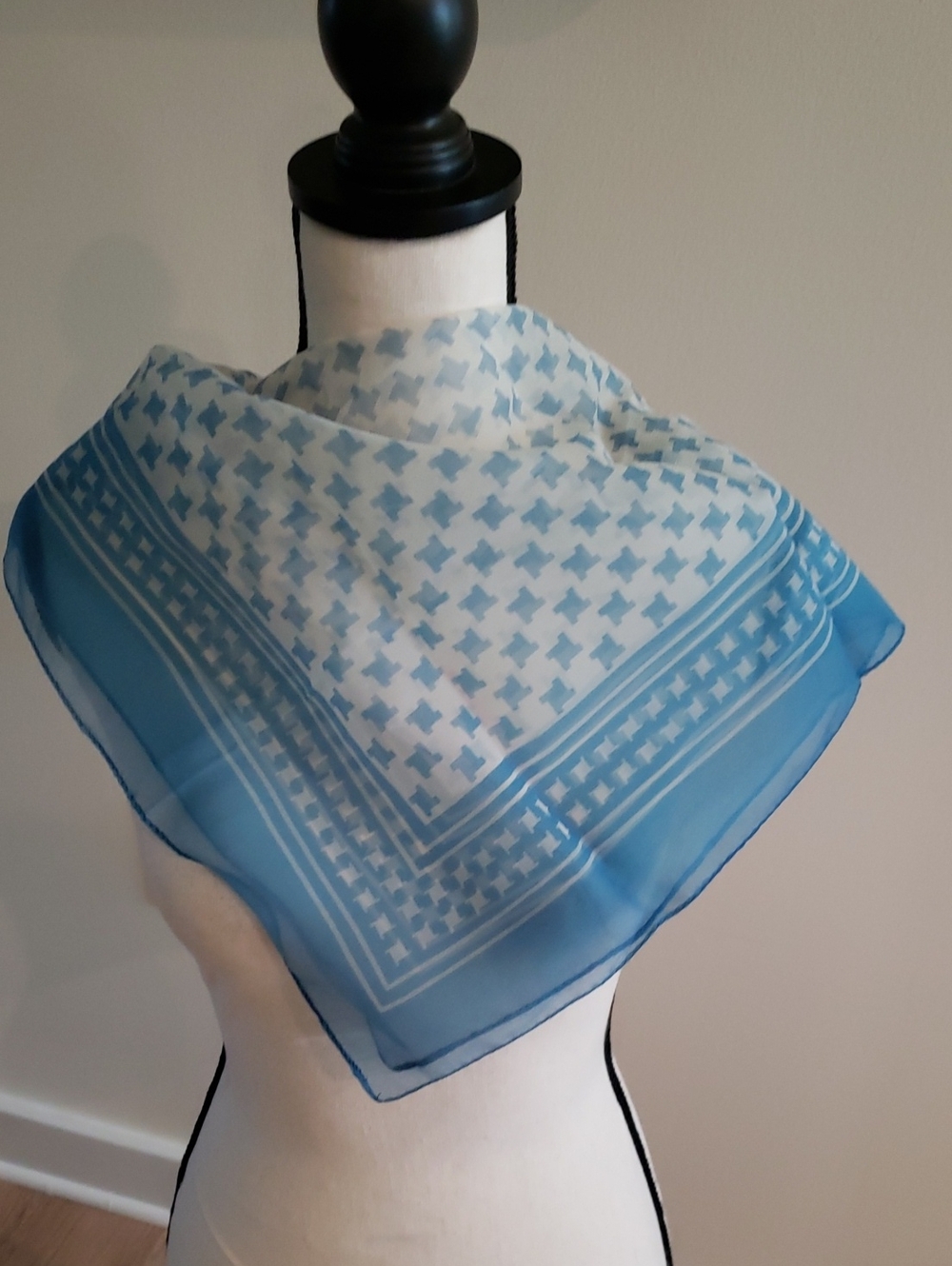 Blue Houndstooth Geometric Patterned Square Scarf